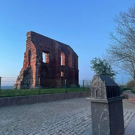 Blue Waves Z Podgrzewanym Basenem Appartement Trzęsacz