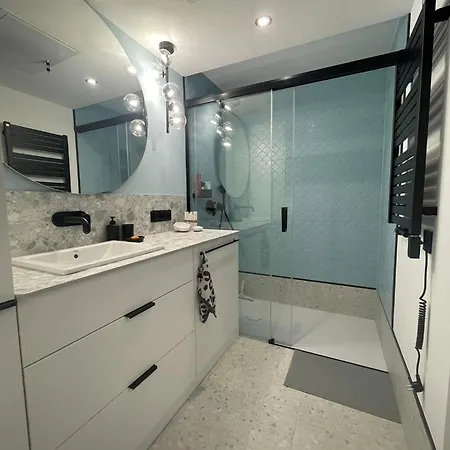 Blue Waves Z Podgrzewanym Basenem Apartamento Trzęsacz