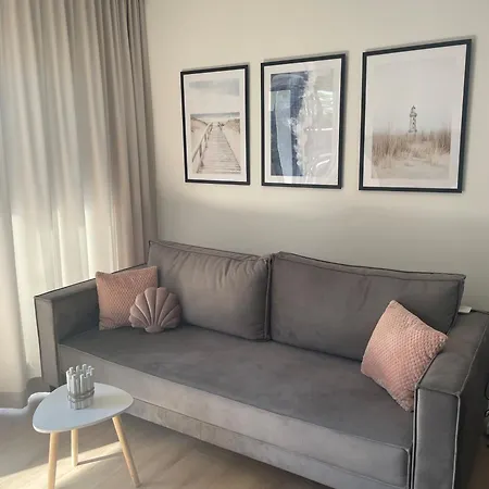 Blue Waves Z Podgrzewanym Basenem Apartamento *