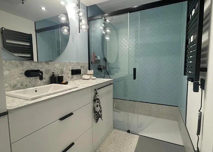 Blue Waves Z Podgrzewanym Basenem Apartmán Trzęsacz