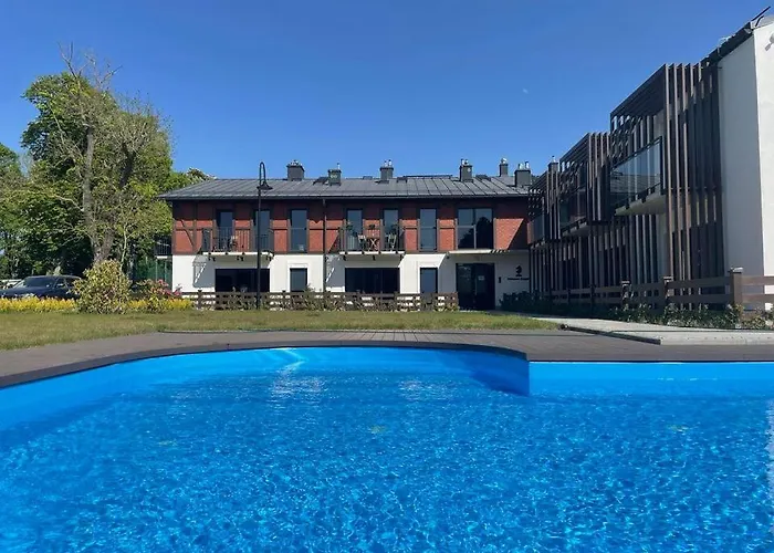 Blue Waves Z Podgrzewanym Basenem Apartmán Trzęsacz