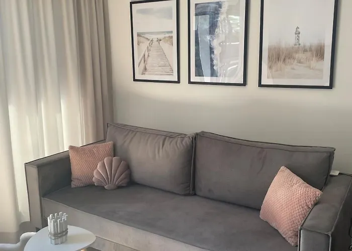 Blue Waves Z Podgrzewanym Basenem Apartmán *