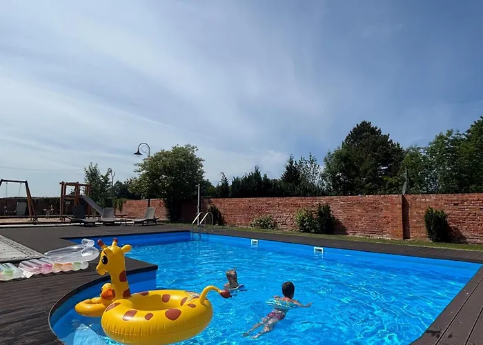 Blue Waves Z Podgrzewanym Basenem Apartmán